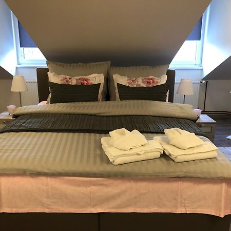 マリアーンスケー・ラーズニェLili Apartmanアパートメント エクステリア 写真