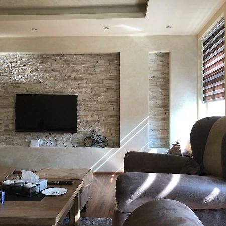 マリアーンスケー・ラーズニェLili Apartmanアパートメント エクステリア 写真