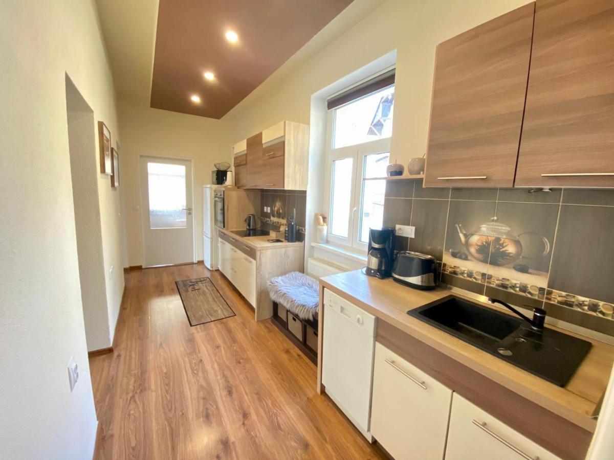 マリアーンスケー・ラーズニェLili Apartmanアパートメント エクステリア 写真