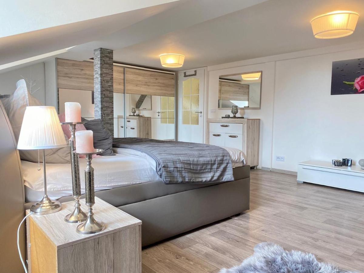 マリアーンスケー・ラーズニェLili Apartmanアパートメント エクステリア 写真