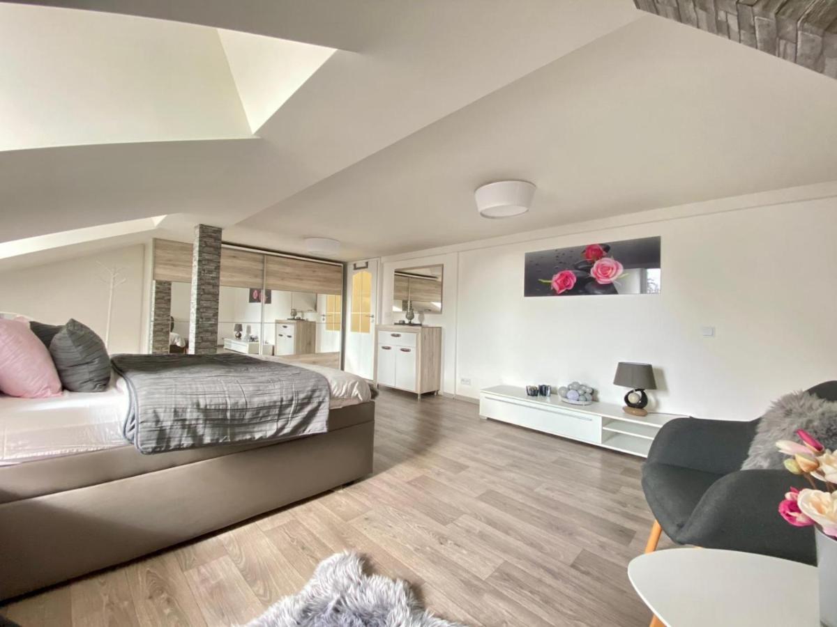 マリアーンスケー・ラーズニェLili Apartmanアパートメント エクステリア 写真