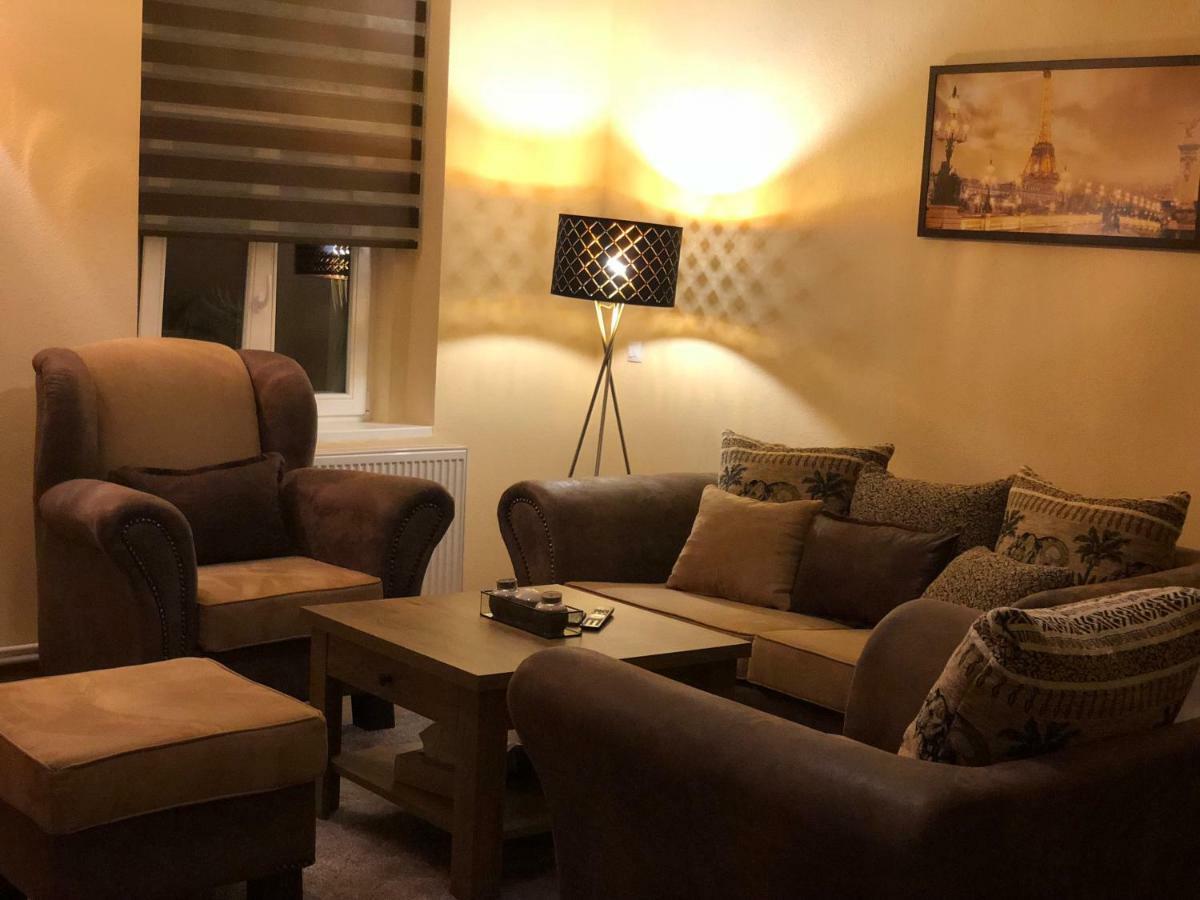マリアーンスケー・ラーズニェLili Apartmanアパートメント エクステリア 写真