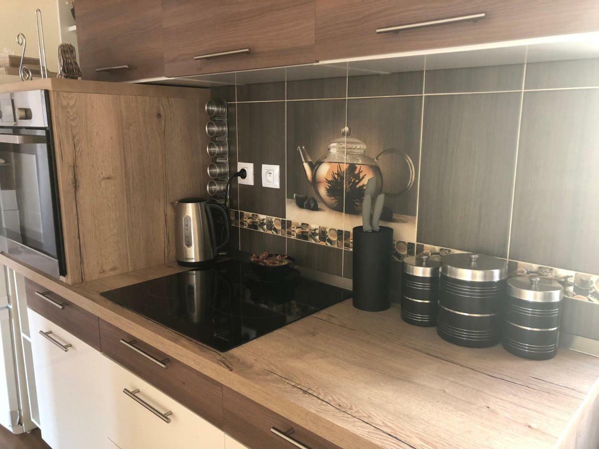 マリアーンスケー・ラーズニェLili Apartmanアパートメント エクステリア 写真