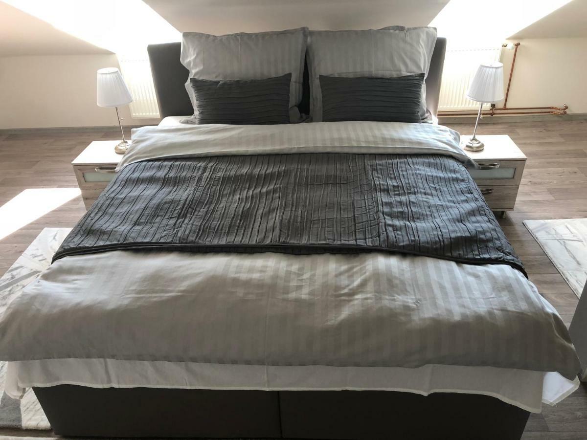 マリアーンスケー・ラーズニェLili Apartmanアパートメント エクステリア 写真