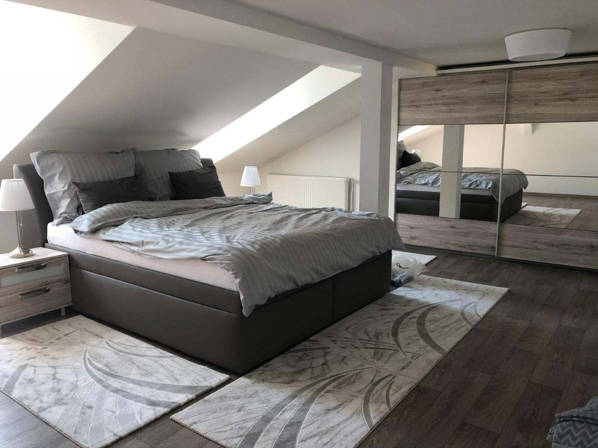マリアーンスケー・ラーズニェLili Apartmanアパートメント エクステリア 写真